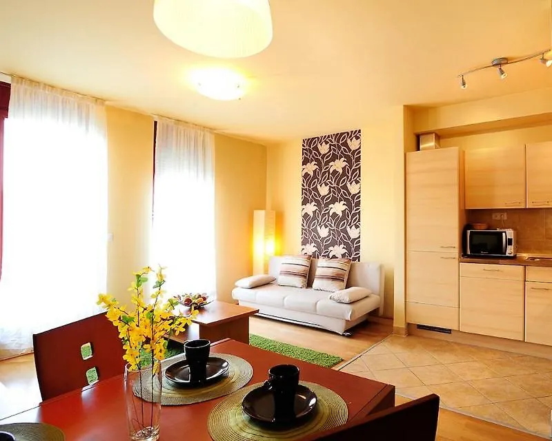 King Budapest Apartments contacts